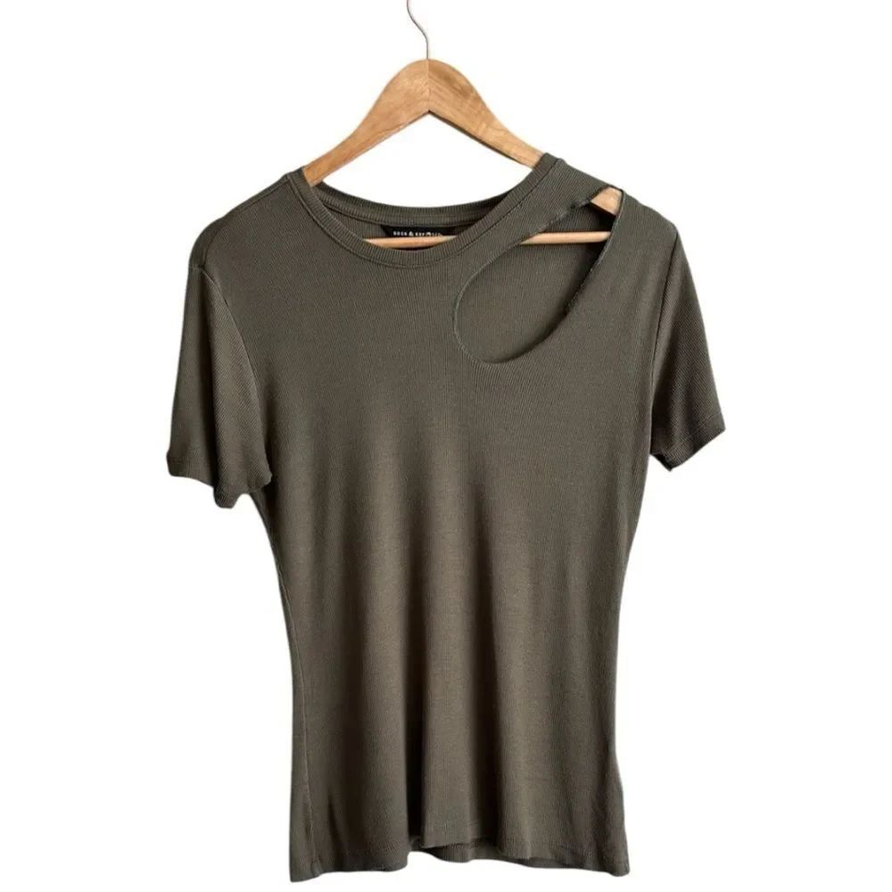 Rock & Republic Ribbed Cutout Short Sleeve Top